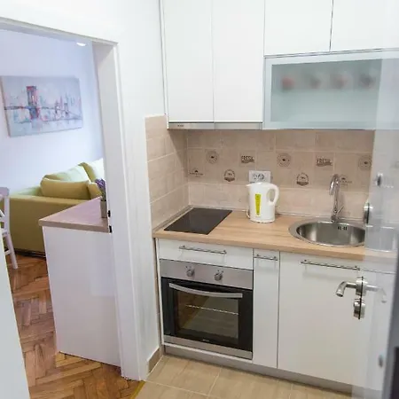 Sweet Apartment *